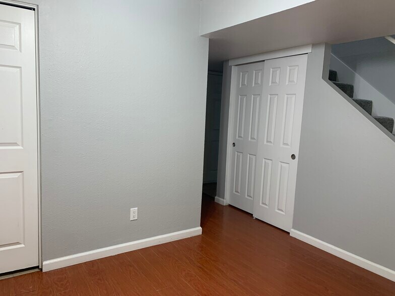 Building Photo - 6260 Havenside Dr