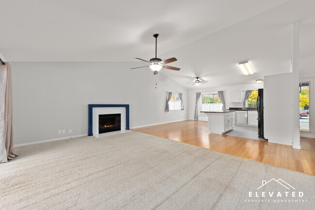 Building Photo - 2529 Buss Dr