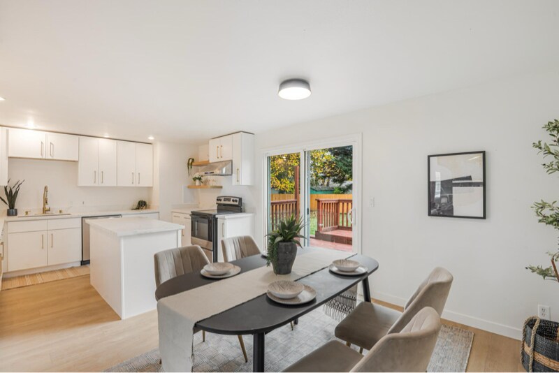 Building Photo - 9111 NE 73rd St