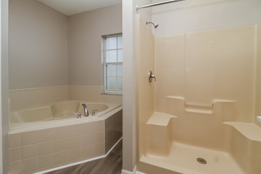 Building Photo - 515 Maricopa Dr