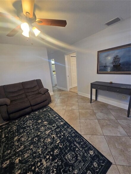 Building Photo - 3918 W Robson St