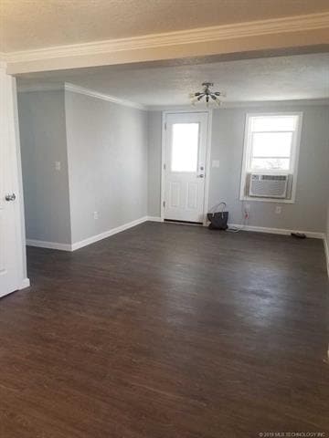 Building Photo - Stunning Remodeled 2 bed 1 bath duplex loc...
