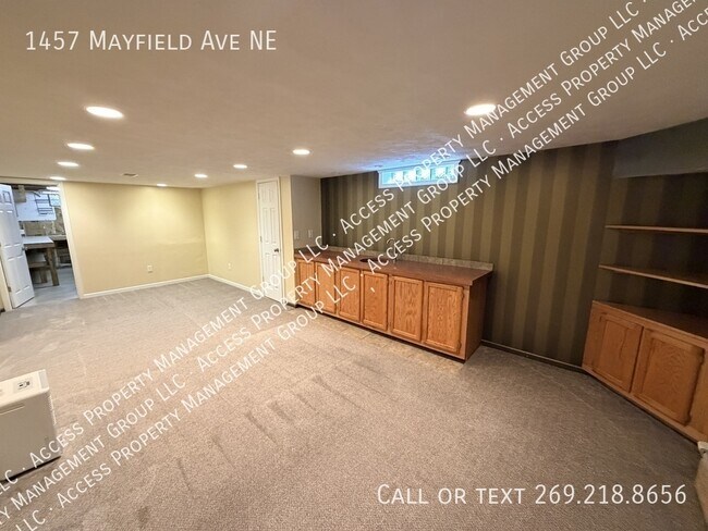 Building Photo - 1457 Mayfield Ave NE