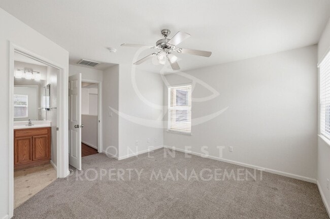 Building Photo - 3 Bedroom 2 Bathroom Plumas Lake, Move in Ready