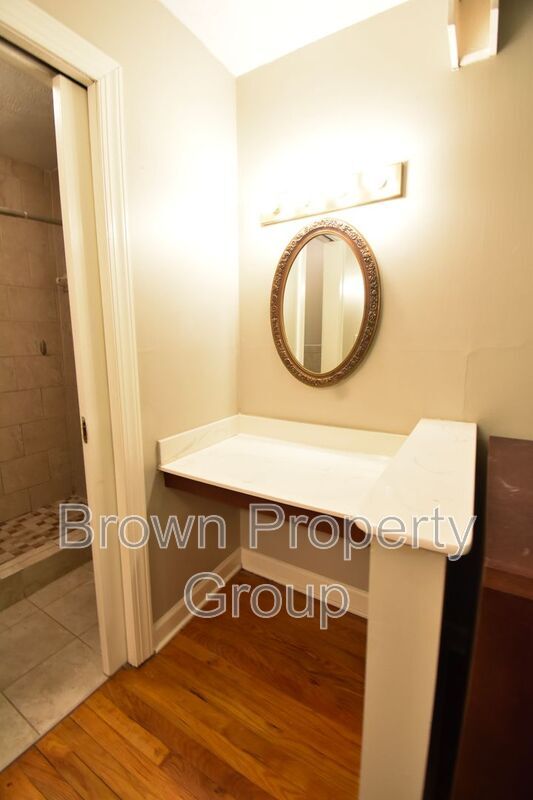 Building Photo - 5115 Lake Valley Dr