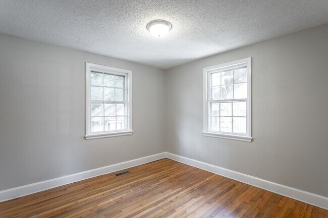 Building Photo - 538 Wando Dr