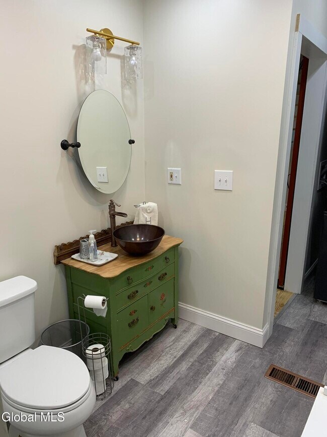 Building Photo - 218 Washington St