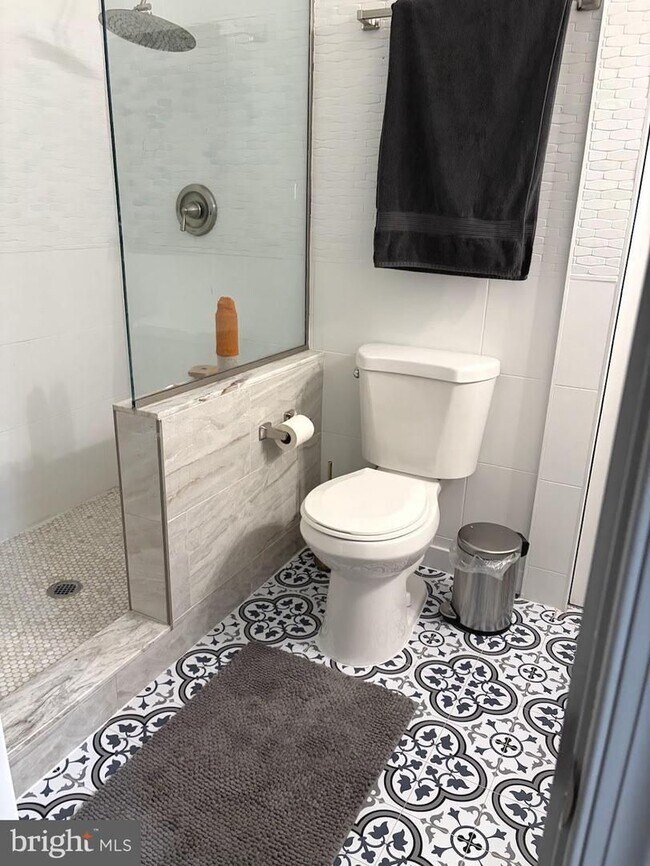 Building Photo - Beautifully renovated 3-bedroom, 2-bathroom home in the highly sought-after Canton/Fells Point ne...