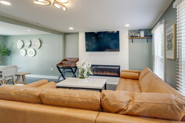 Building Photo - 500 Shelfar Pl