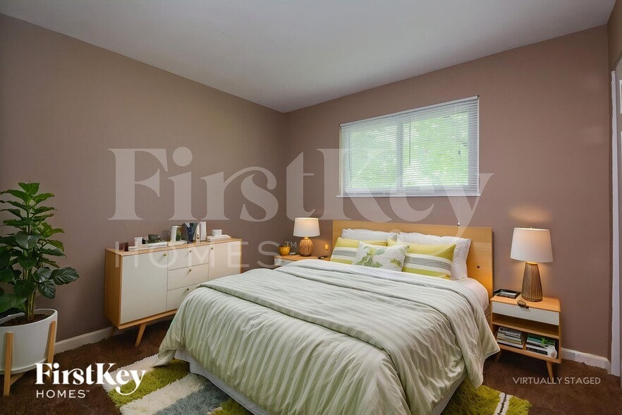 Building Photo - 400 Humes Ln