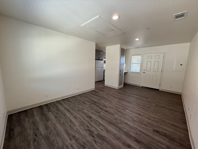 Building Photo - Brand New Upstairs 2 Bedroom Apartment in Guadalupe