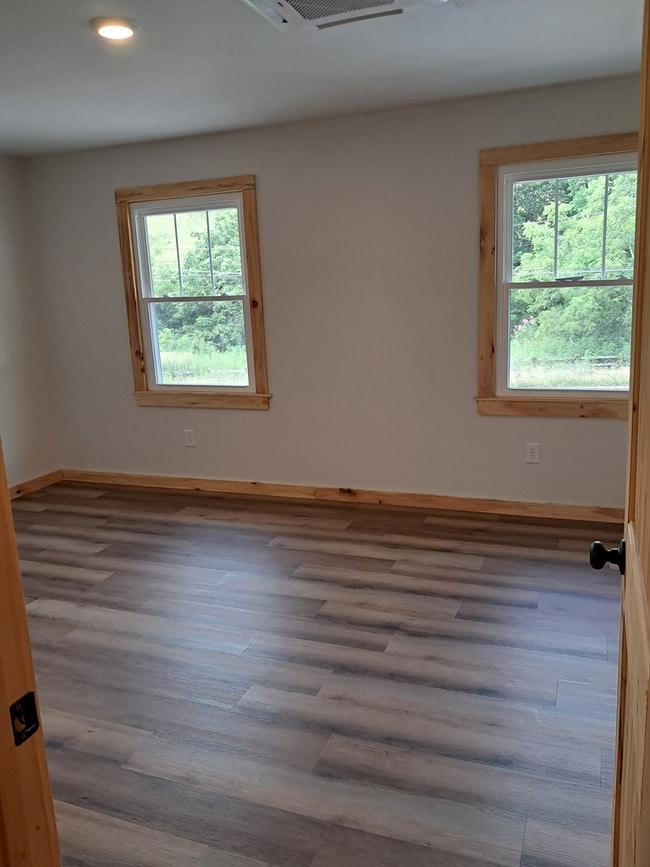 Building Photo - 315 #4 Sulphur Springs Rd