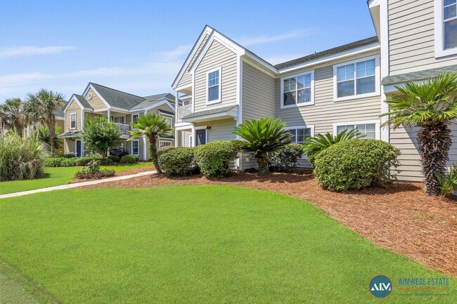Building Photo - Immaculate 2-Bedroom Ground-Floor Villa in...