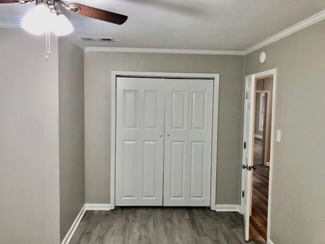 Building Photo - $500 OFF MOVE IN SPECIAL-CUTE SOUTH BOSSIER HOME-FRESH PAINT-NEW FLOORS-CLEAN