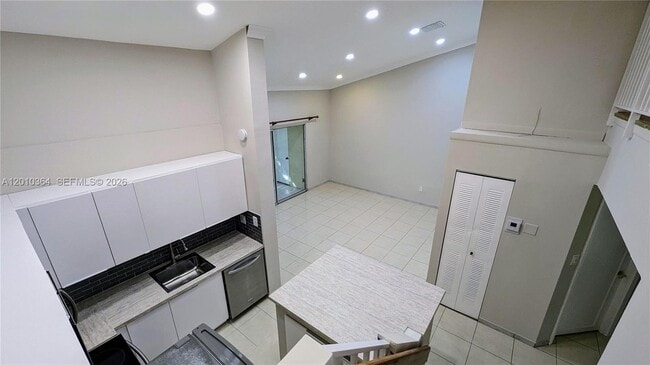 Building Photo - 9179 SW 138th Pl