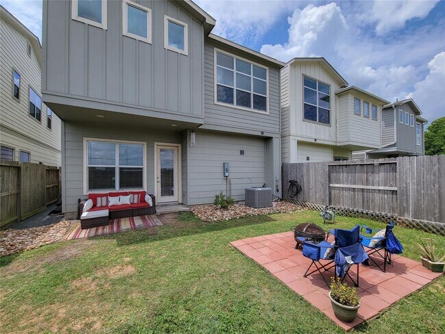 Building Photo - 1842 Parana Dr