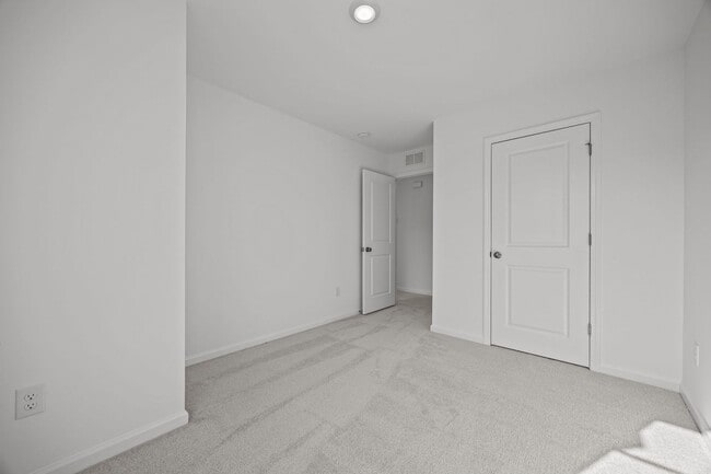 Building Photo - 50% OFF FIRST MONTH RENT!! Charming 4BD/2.5BA Located In Angier NC!!!