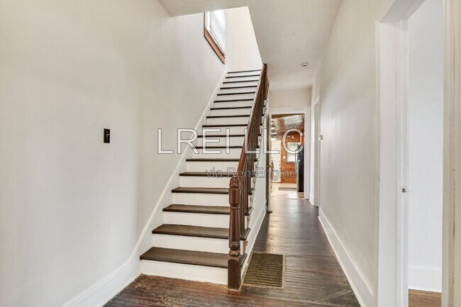 Building Photo - 1371 Olive St