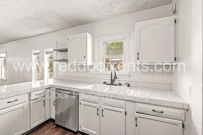 Building Photo - 1602 E 46th St