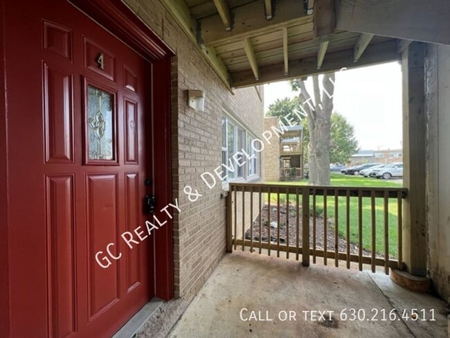 Building Photo - *** FREE RENT FOR MARCH / FRESH PAINT / RE...