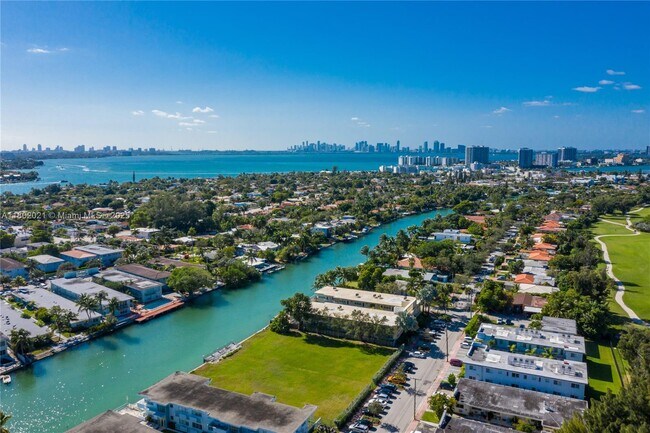 Building Photo - 350 S Shore Dr