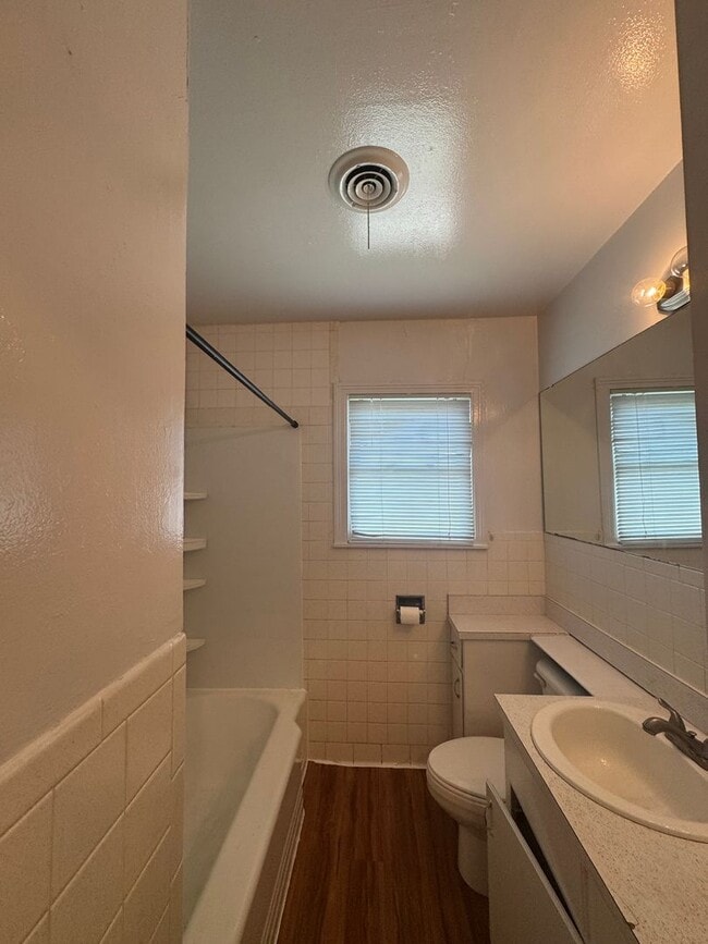 Building Photo - Located Avondale!!! 2/1 CH/A