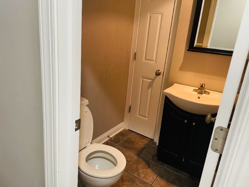 Building Photo - 5670 Honey Locust Dr