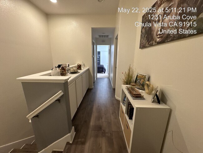 Building Photo - FOR RENT – Modern Townhome in Eastlake