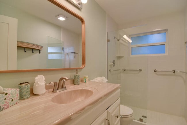 Building Photo - 301 N Tessier Dr