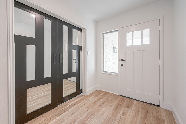 Building Photo - 811 Lemm Ct