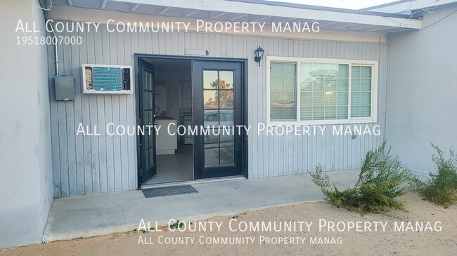 Building Photo - Move in Ready Studio in Twentynine Palms!