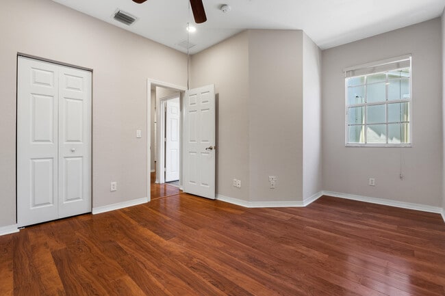 Building Photo - 3051 Grandiflora Dr