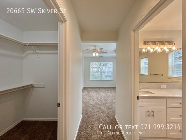 Building Photo - 20669 SW Skiver St