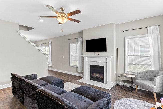 Building Photo - 1535 Grey Cliff Run