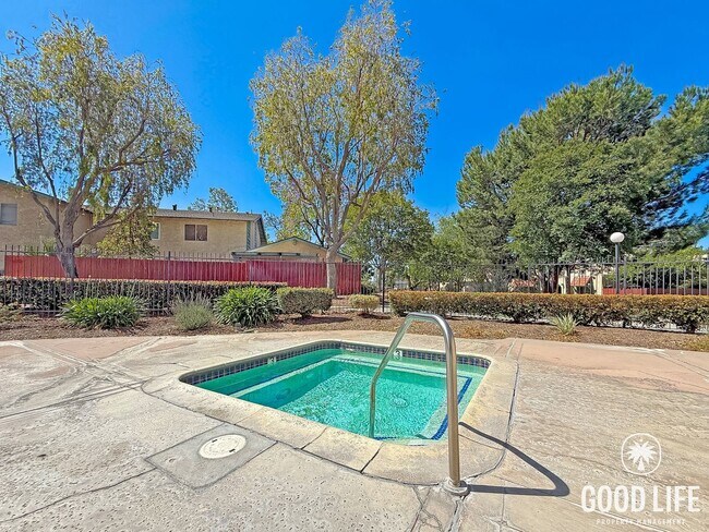 Building Photo - Comfortable 2BD/1.5BA Condo in Riverside with Private Patio, Community Pool & One Car Garage