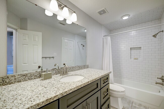 Building Photo - 18902 Mountain Spring Dr