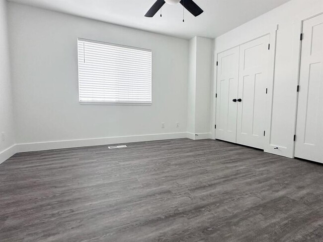 Building Photo - 1720 E Main St