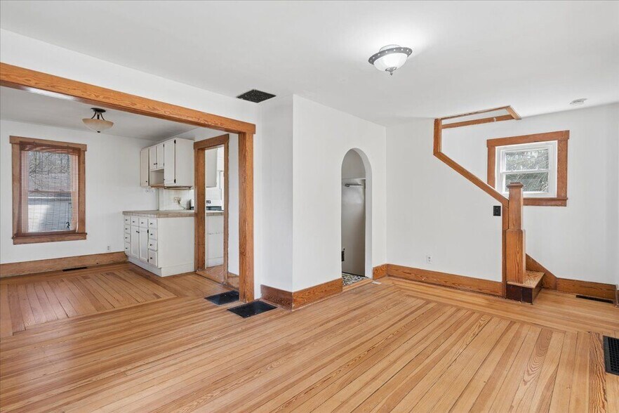 Building Photo - 751 Holmes Rd