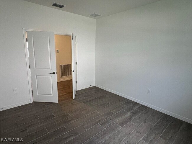 Building Photo - 2357 Avocado Ln