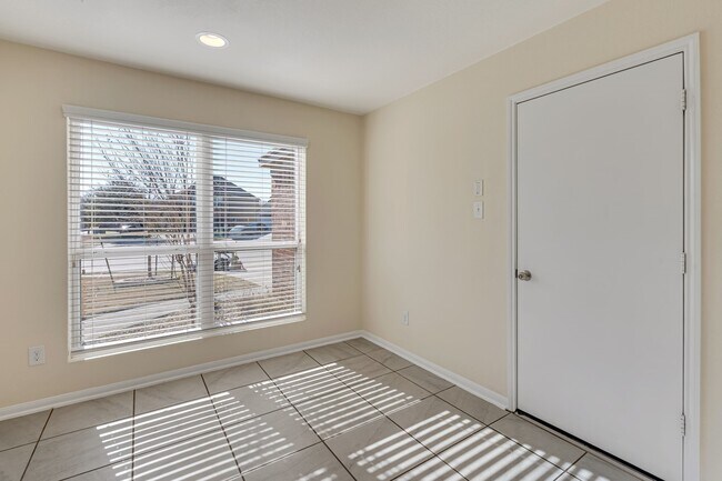 Building Photo - 16707 Lark Bunting Ln