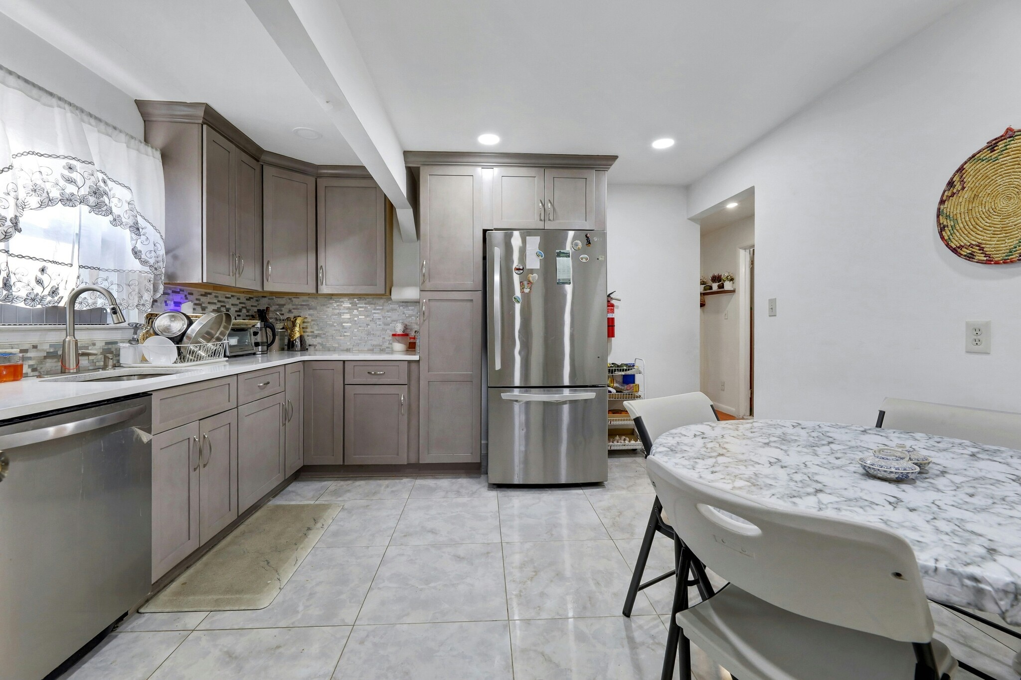 KITCHEN - 188 Luddington Ave