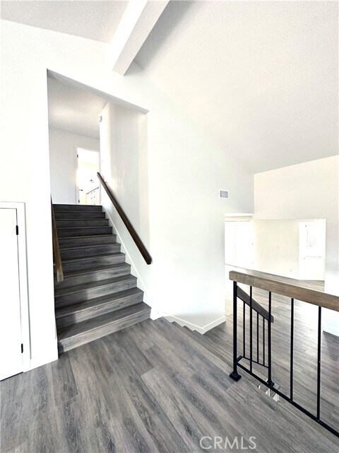 Building Photo - 8891 Baywood Dr