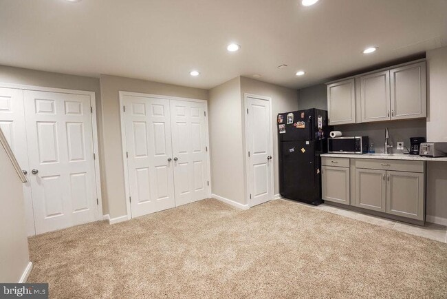 Building Photo - 6116 Kendra Way