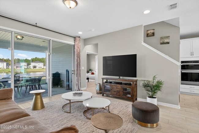 Building Photo - 460 Archstone Wy