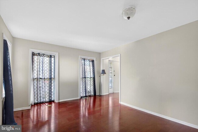 Building Photo - 8815 Newport Ct