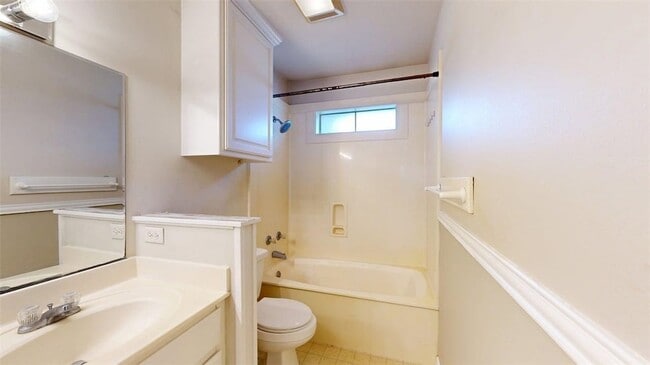 Building Photo - 235 Stuttgart Cir