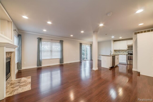 Building Photo - 324 Stratford Ln