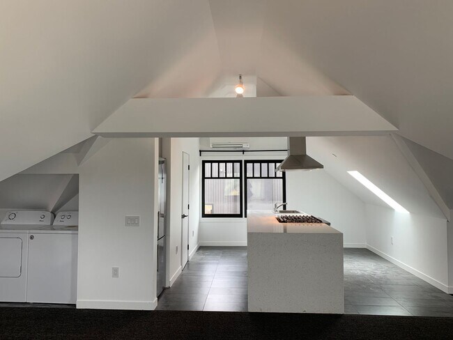 Building Photo - Truax House