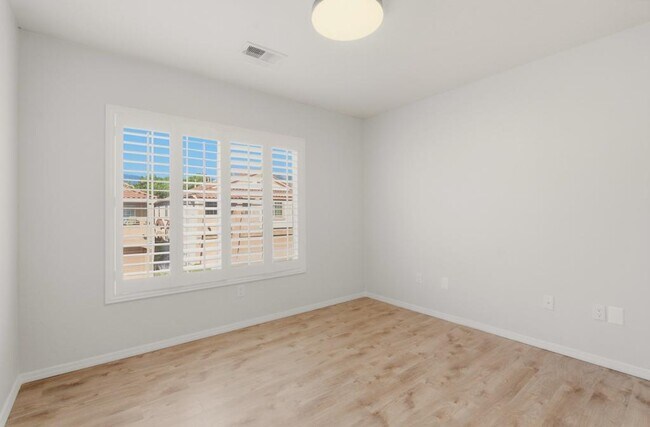 Building Photo - 5239 Molokai St NE