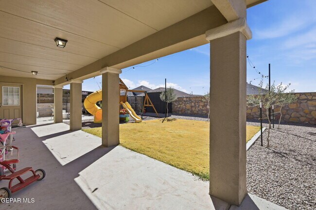 Building Photo - 13748 Villa Vista Ave